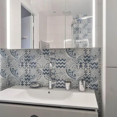 Charming Flat In Old * Párizs