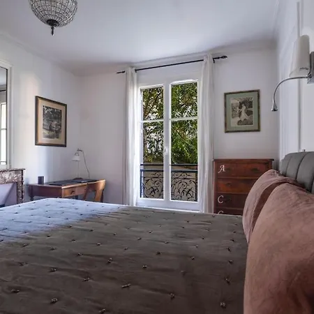 Charming Flat In Old Apartman *