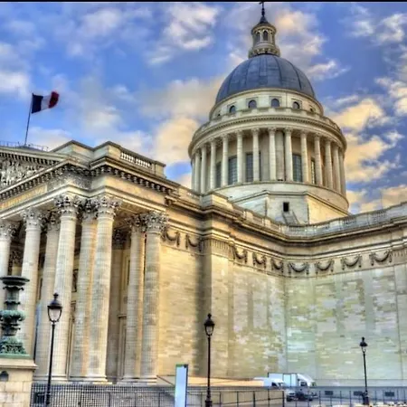 Charming Flat In Old 公寓