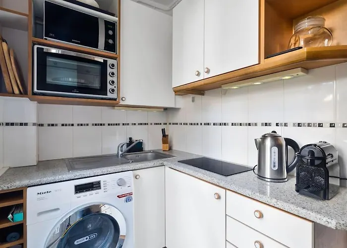 Charming Flat In Old