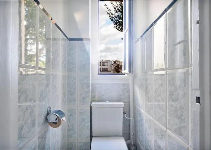 Charming Flat In Old 아파트 *